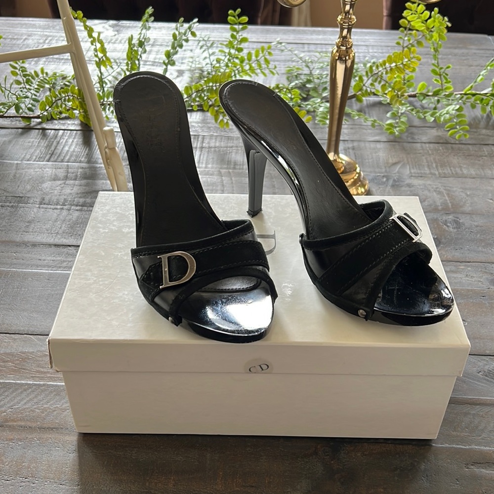 diorquake clogs